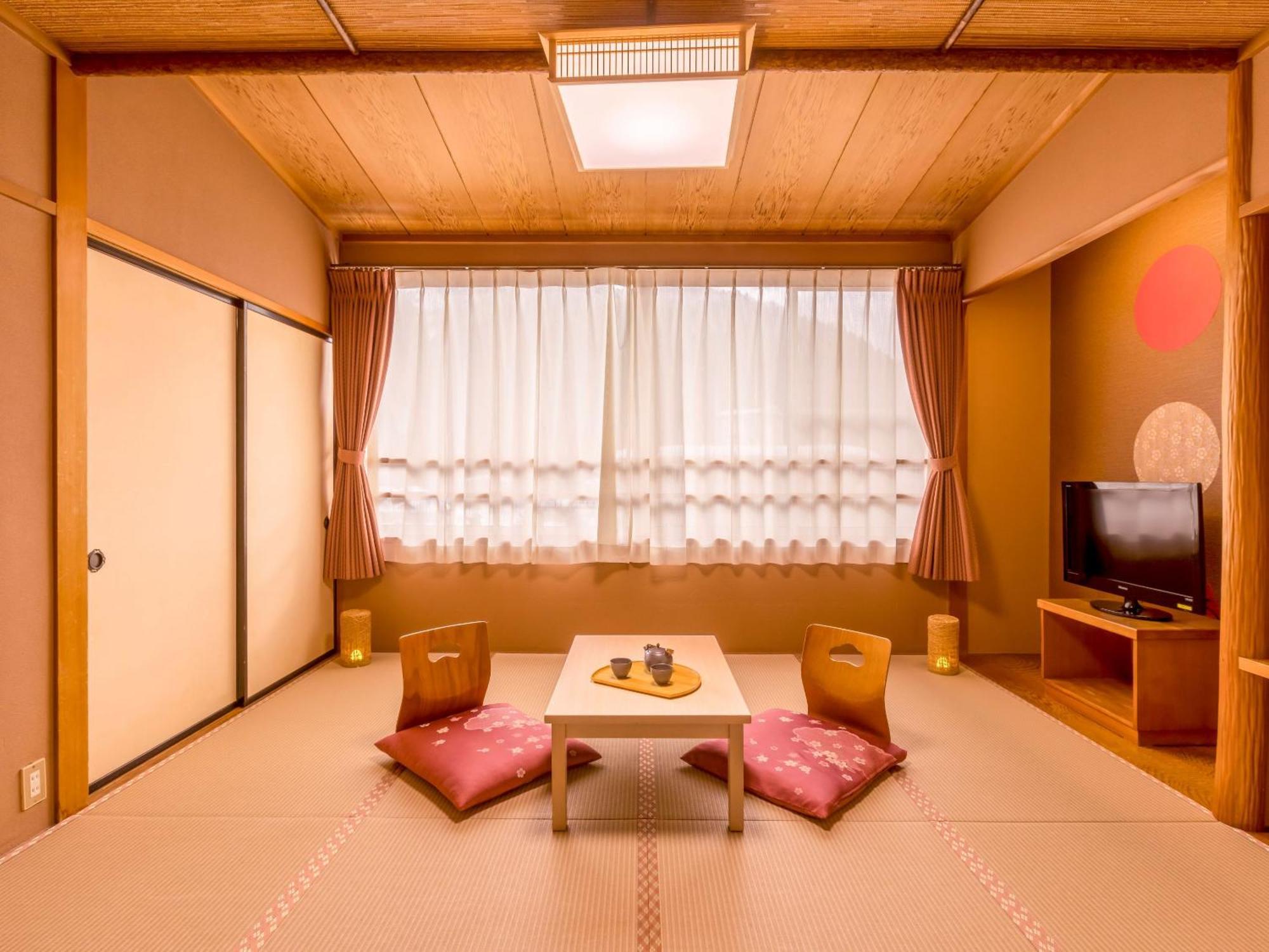 Ooedo Onsen Monogatari Yamanaka Saichoraku เรียวกัง 3*