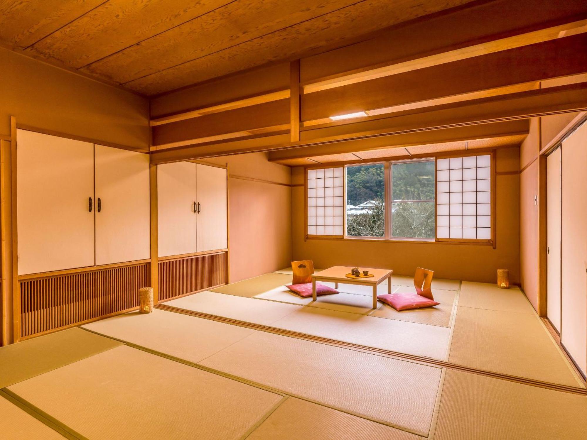 Ooedo Onsen Monogatari Yamanaka Saichoraku 3* Kaga (Ishikawa)